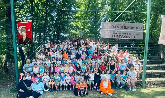 Köyceğiz'de öğrenciler piknikte yılın yorgunluğunu attı