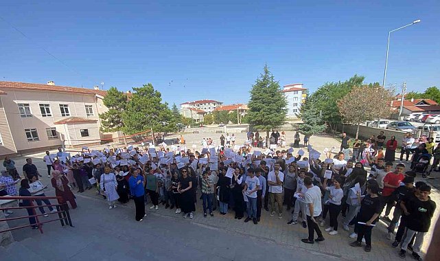 Kulu'da 7 bin 600 öğrenci karne aldı