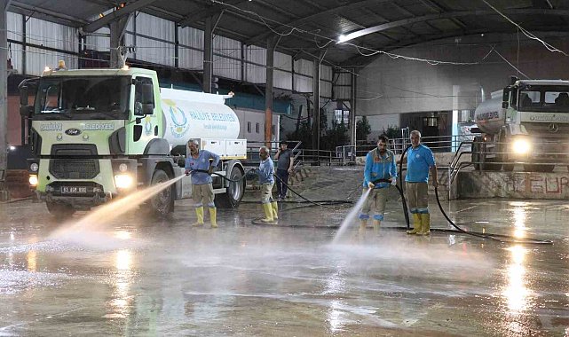 Kurban kesim yerlerinde temizlik mesaisi başladı