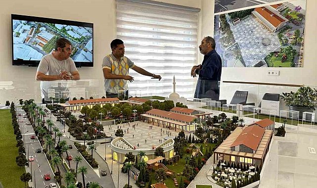 Kuşadası Kent Meydanı'nın yapımı hızla ilerliyor