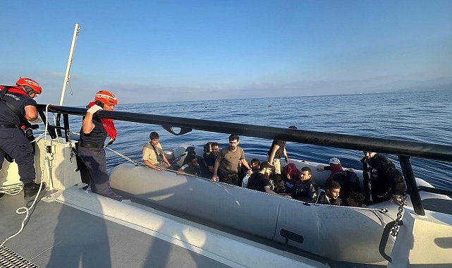 Kuşadası'nda 19 düzensiz göçmen kurtarıldı