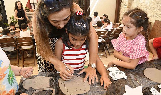 Kuşadası'nda çocuklar için seramik atölyesi
