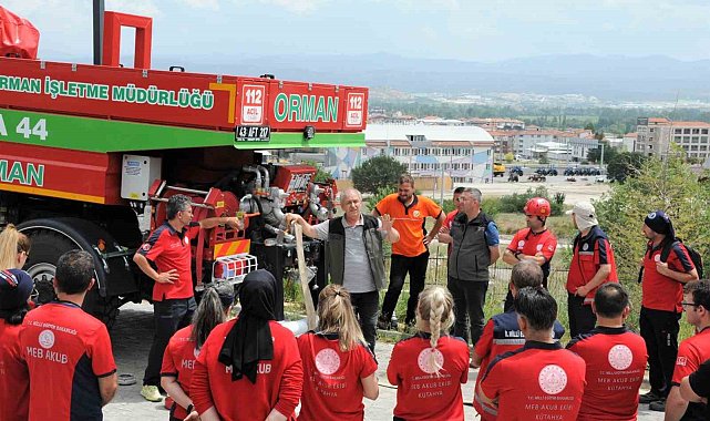 Kütahya Orman Bölge Müdürlüğünde orman yangınlarıyla mücadele gönüllü eğitimleri