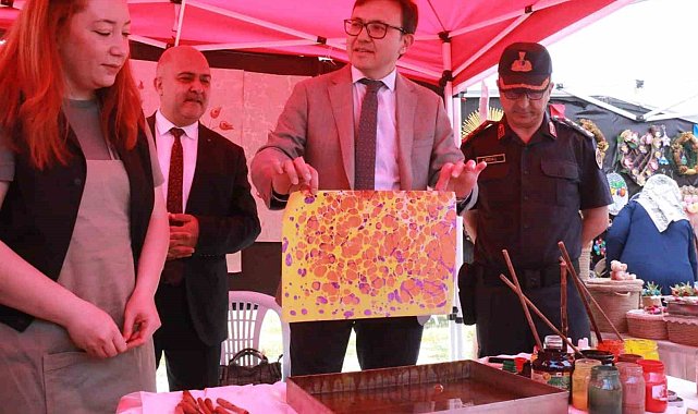 Kütahya'da yılsonu sergisi açıldı