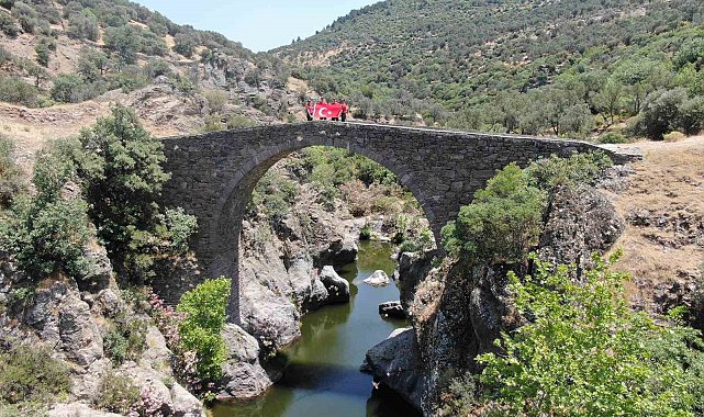 Manisa Jandarmasından tarihi köprüde 185. yıl kutlaması