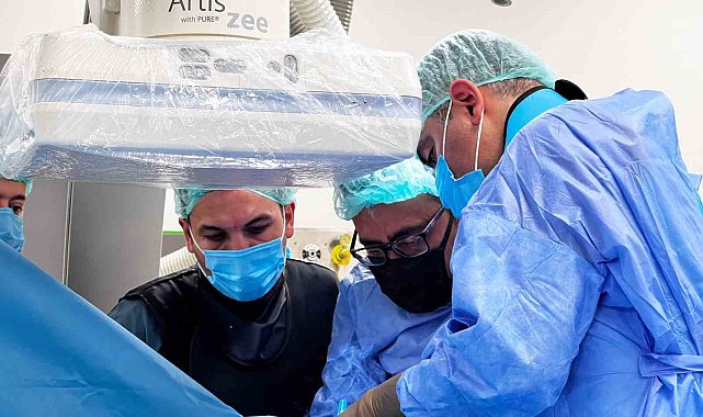 Manisa Şehir Hastanesinde kalbe ameliyatsız operasyon