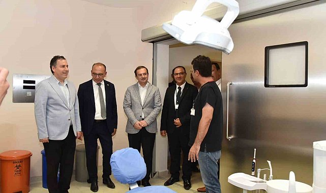 Manisa'da kamuya bağlı ilk implant merkezi Turgutlu'da hizmete girdi