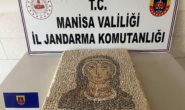 Manisa'da Meryem Ana figürlü olduğu iddia edilen mozaik ele geçirildi