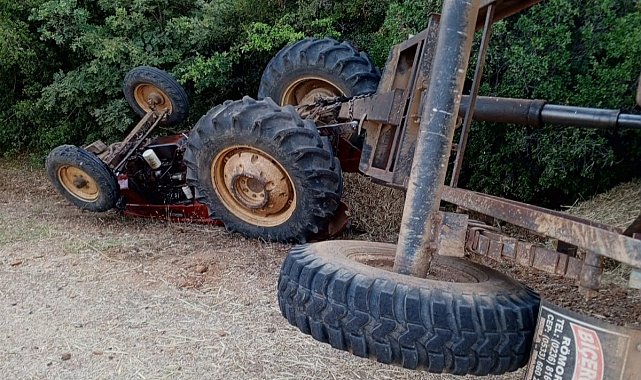 Manisa'da saman yüklü traktör devrildi: 2 yaralı