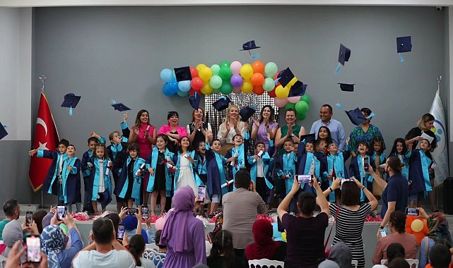 Merkezefendili minikler mezuniyet heyecanı yaşadı