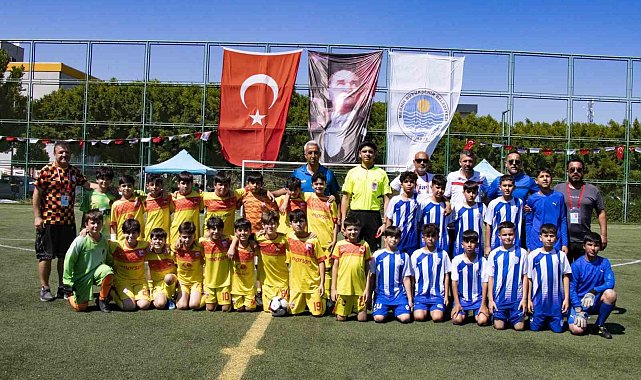 Mersin'de 'Çocuk Futbol Şenliği' başladı