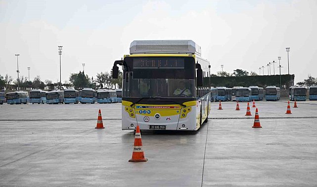 Mersin'de şoförler ileri sürüş teknikleri eğitiminden geçiriliyor