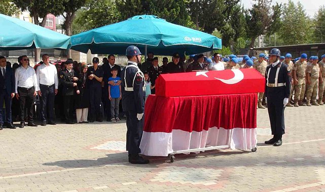 Mersin'de trafik kazasında hayatını kaybeden uzman çavuş için askeri tören düzenlendi