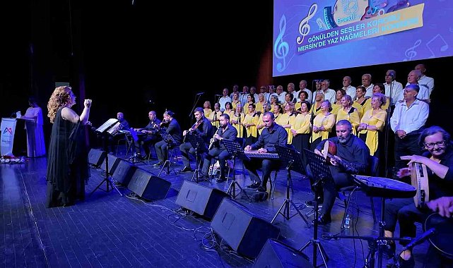 Mersin'deki emeklilerden 'Yaz Nağmeleri' konseri