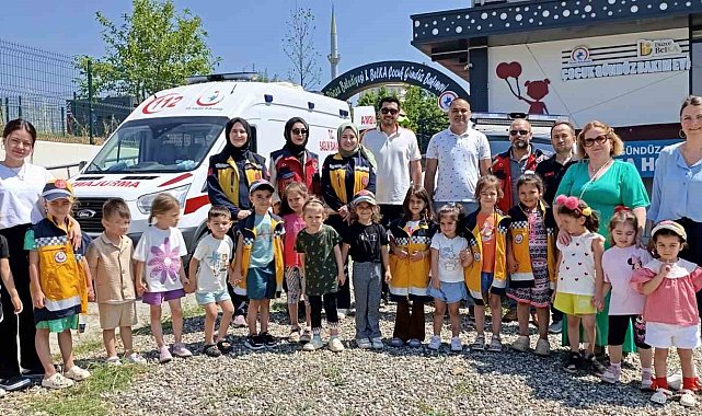 Minik öğrencilere diş sağlığı taraması