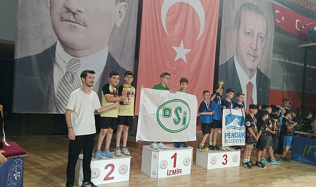 Minik tenisçilerden büyük başarı