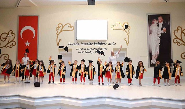 Minikler mezuniyet coşkusu yaşadı