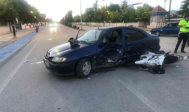 Motosikletin 15 yaşındaki sürücüsü trafik kazasında ağır yaralandı