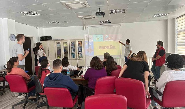 Muğla Uluslararası Gençlik Merkezi, gençlere Avrupa fırsatları sunuyor