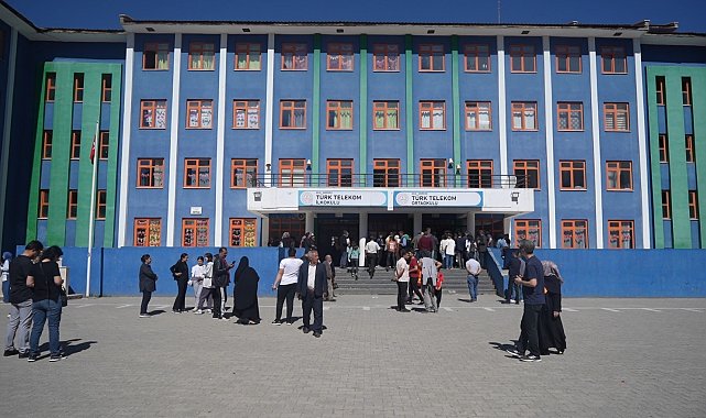 Muş'ta LGS'nin ilk oturumu başladı