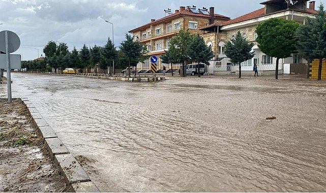 Nevşehir'de sağanak sele neden oldu, tarım arazileri sular altında kaldı