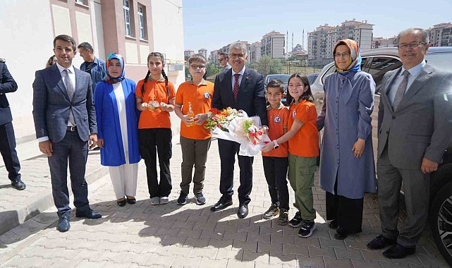 Niğde'de 72 bin 109 öğrenci karne sevinci yaşadı