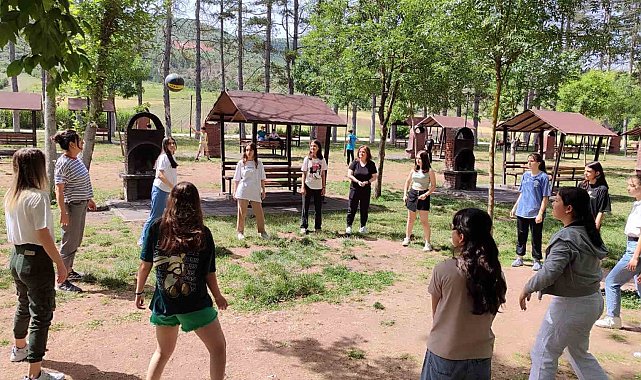 Odunpazarı Belediyesi LGS Atölyesi öğrencileri Ragülatör'de piknik yaparak stres attı