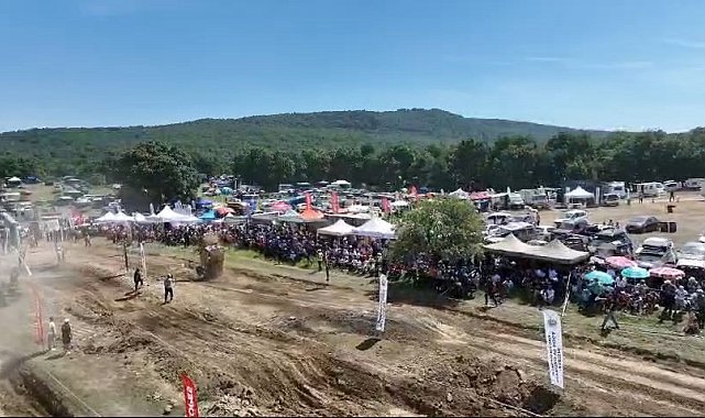 Off-Road aracı, takla attıktan sonra yarışa devam etmeye çalıştı