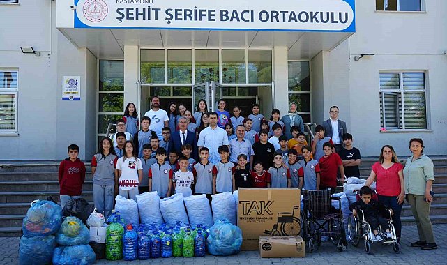 Öğrenciler, velileriyle engellilere umut oluyor