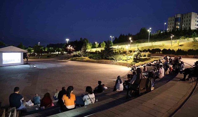 Öğrenciler Züğürt Ağa filmini izledi