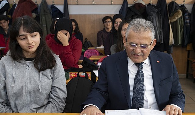 Öğrencilere başarı dileyen Büyükkılıç: "LGS'ye girecek 1000 öğrenciye ücretsiz kurs verdik"