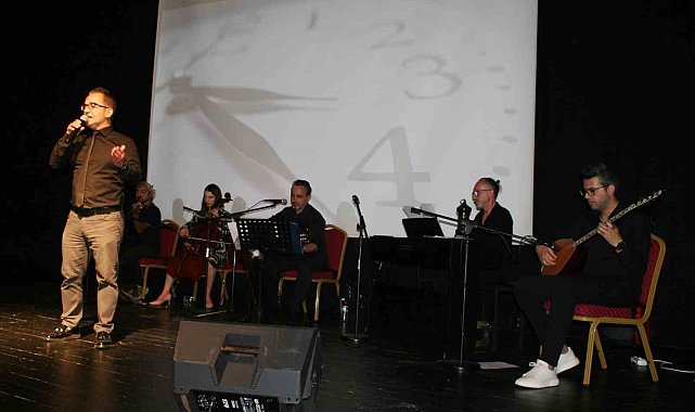 Öğretmenler, okudukları şiirlerle gönüllere dokundular