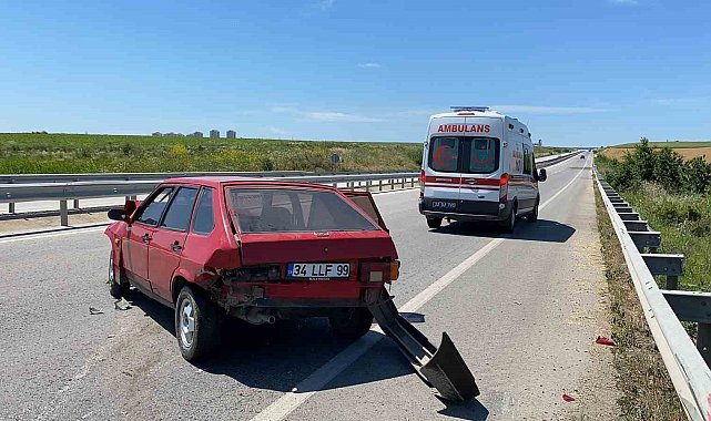 Önündeki otomobile çarpan kamyon sürücüsü arkasına bakmadan kaçtı: 2 yaralı