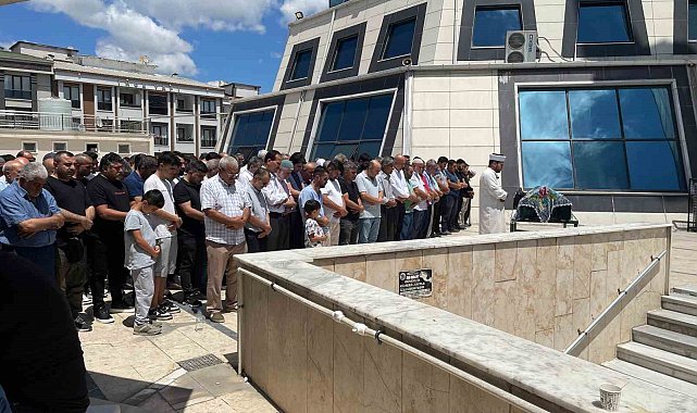 Ormanlık alanda ölü bulunan kadın son yolculuğuna uğurlandı