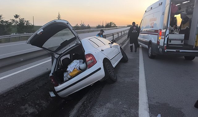 Orta refüje giren otomobilde biri ağır 4 kişi yaralandı