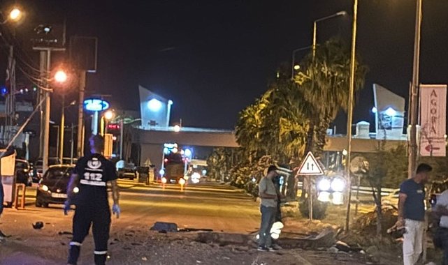 Otomobil ikiye bölündü, feci kazada sürücü hayatını kaybetti