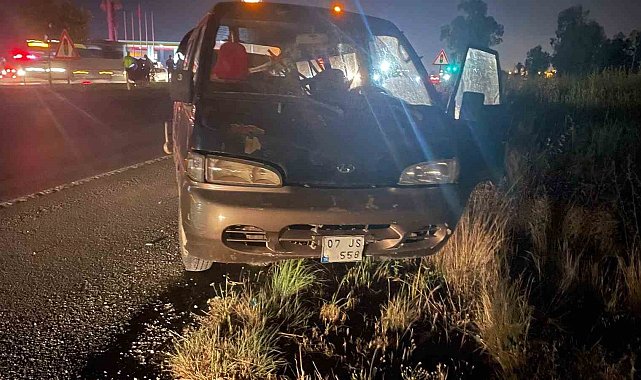 Otomobil kamyonete çarptı: 2 yaralı