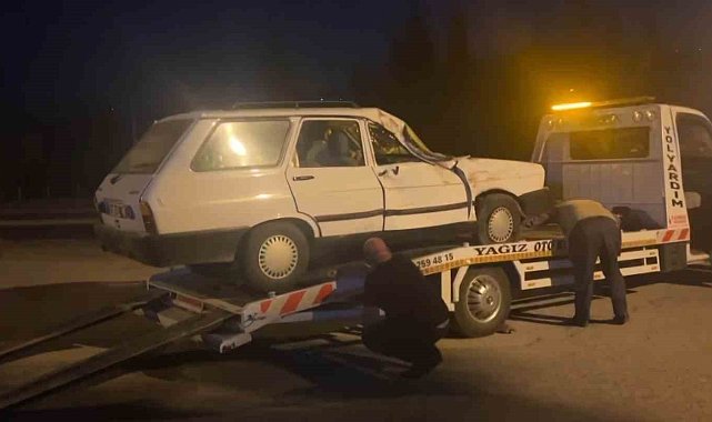 Otomobille kamyonet çarpıştı: 2 yaralı