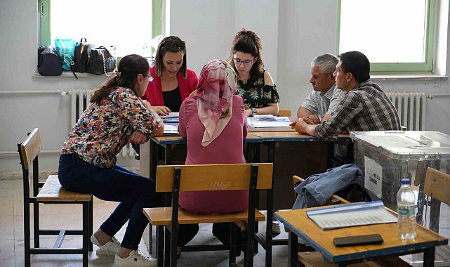 Oyların çöpe atıldığı mahallede muhtarlık seçimleri yenilendi
