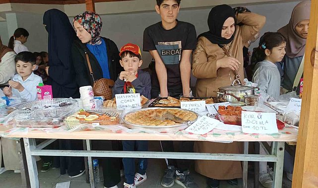 Özalp'te yöresel yemekler görücüye çıktı