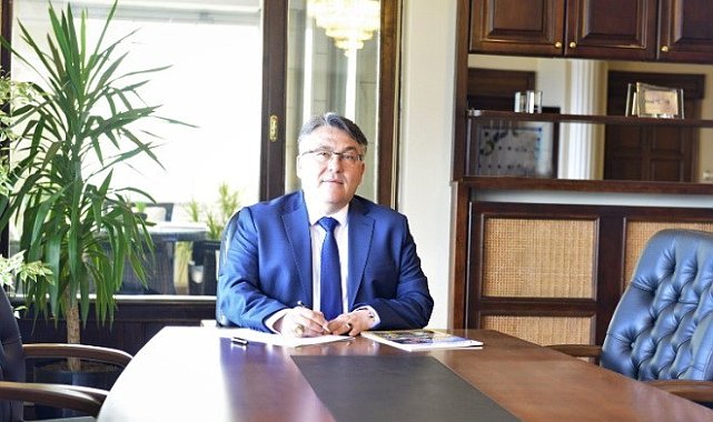 Özölçer'den mezuniyet törenine katkı sağlayanlara teşekkür