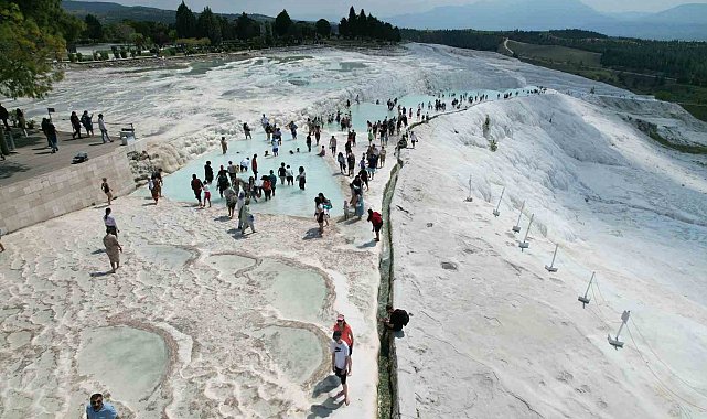 Pamukkale bayramda akına uğradı