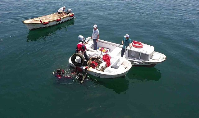 Pendik'te denizin dibinden çıkarılan atıklar şoke etti