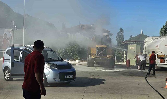 Petrol istasyonundaki kepçe yandı: Faciadan dönüldü