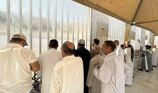 Peygamber sevdalıları Cennet'ül Mualla'da hasret giderdi