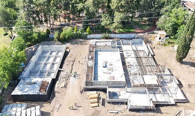 Pınarbaşı Yarı Olimpik Yüzme Havuzu inşaatı hızla ilerliyor