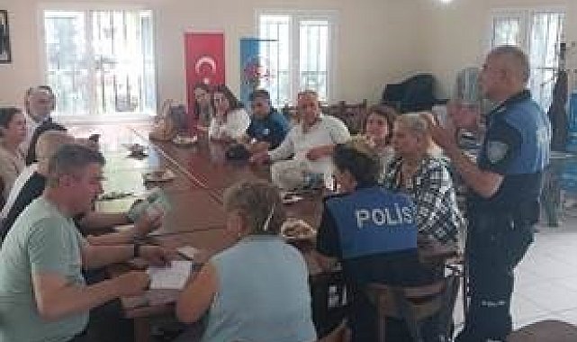 Polis ekiplerinin katılımıyla muhtarlar toplantısı düzenlendi