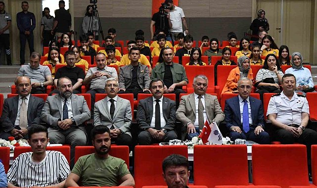 Prof. Dr. Fuat Sezgin ve Müslümanların Bilime Katkıları&#039; konulu konferans düzenlendi