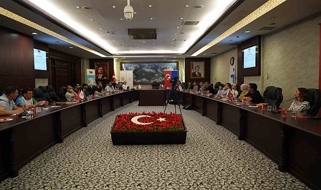 "Bu Gençlik İyi İş Çıkarabilir" projesi iş sahibi yapıyor