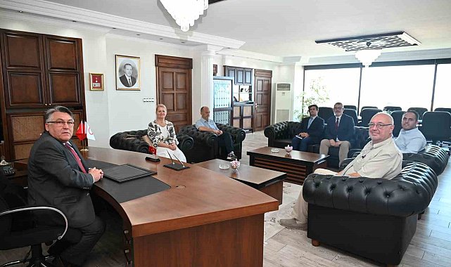 Rektör Özölçer, Uluslararası Akademisyen heyetini kabul etti